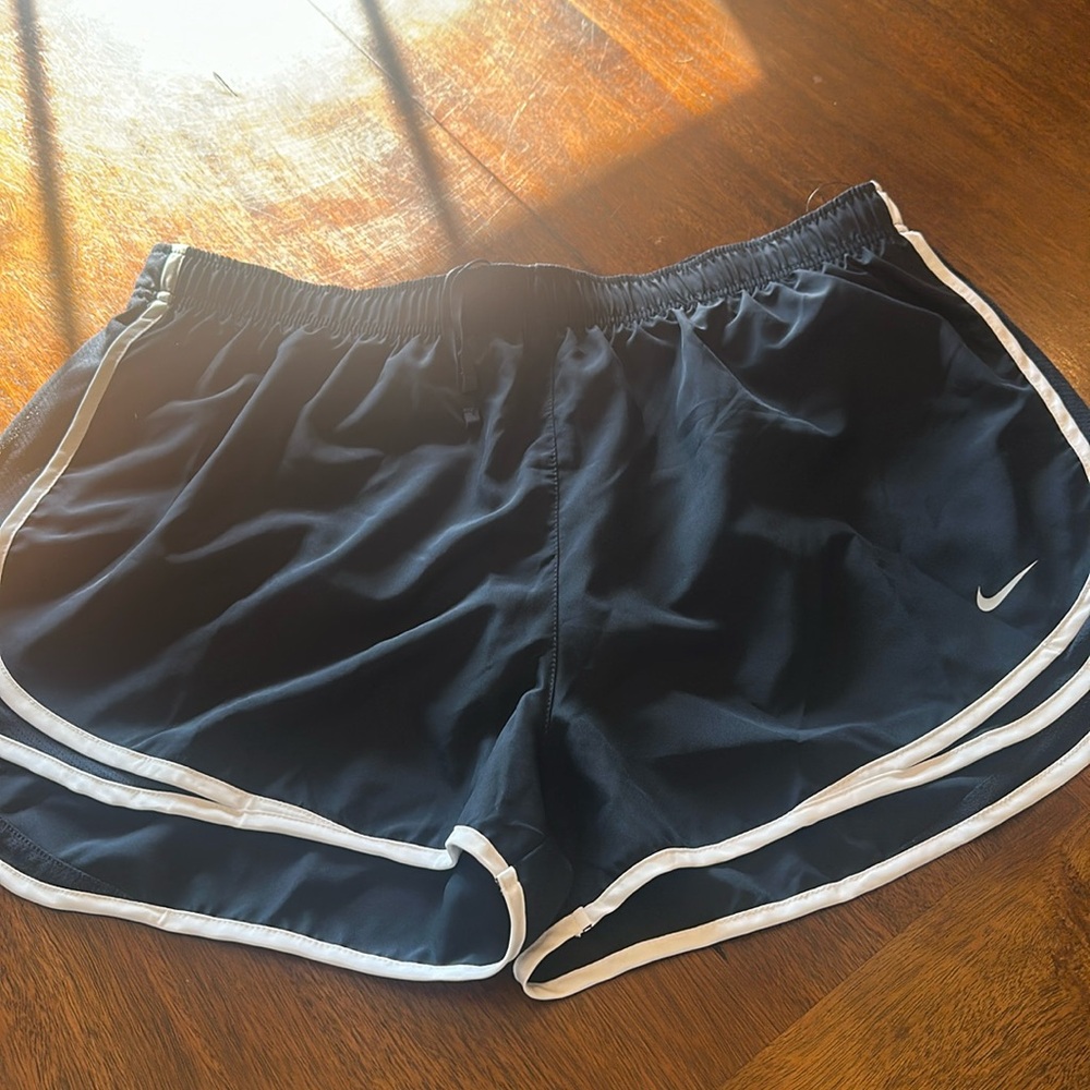 Nike women’s running short